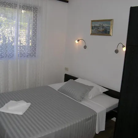 Mari With Terrace Appartement *