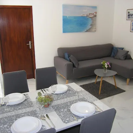 Mari With Terrace Apartment Baška